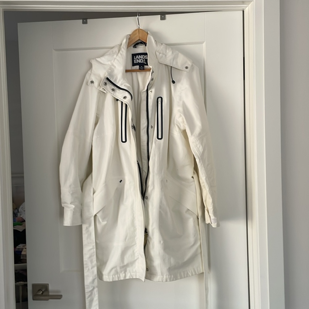 XL - NWOT - Lands' End White Hooded Jacket with belt - Picture 2 of 6